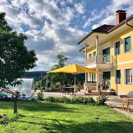 Am Bauernhof Strassonig Vulgo Hornis