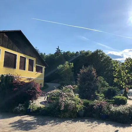 Am Bauernhof Strassonig Vulgo Hornis Moosburg