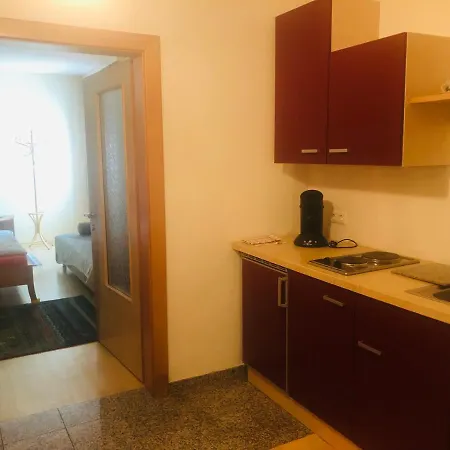 Am Bauernhof Strassonig Vulgo Hornis *