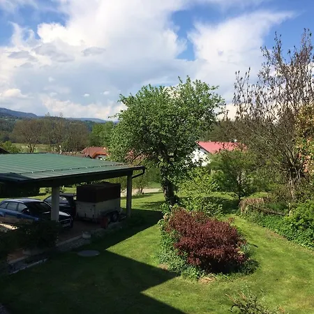 Am Bauernhof Strassonig Vulgo Hornis *