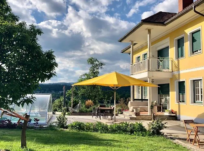 Am Bauernhof Strassonig Vulgo Hornis