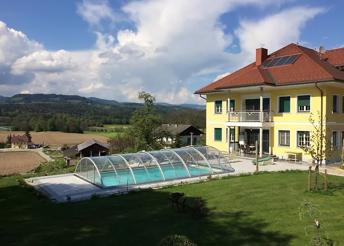 Am Bauernhof Strassonig Vulgo Hornis